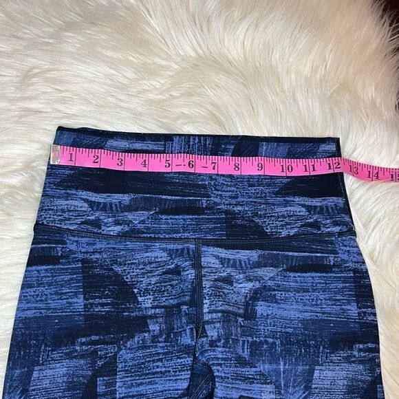 Lululemon Wunder Under Crop Hi-Rise sz 6 - Picture 4 of 6